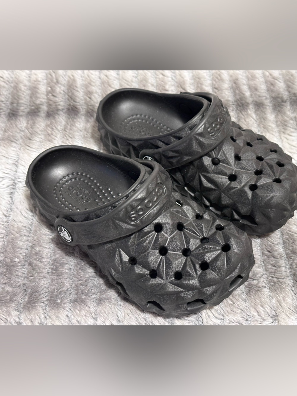 NWOT Crocs Children’s Classic Geometric Clog
Size 11C